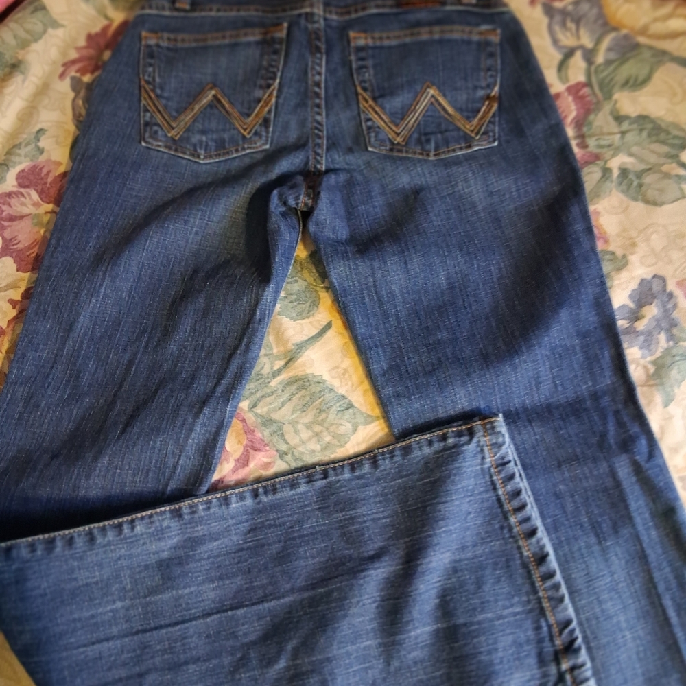Wrangler Jeans - Picture 2 of 7